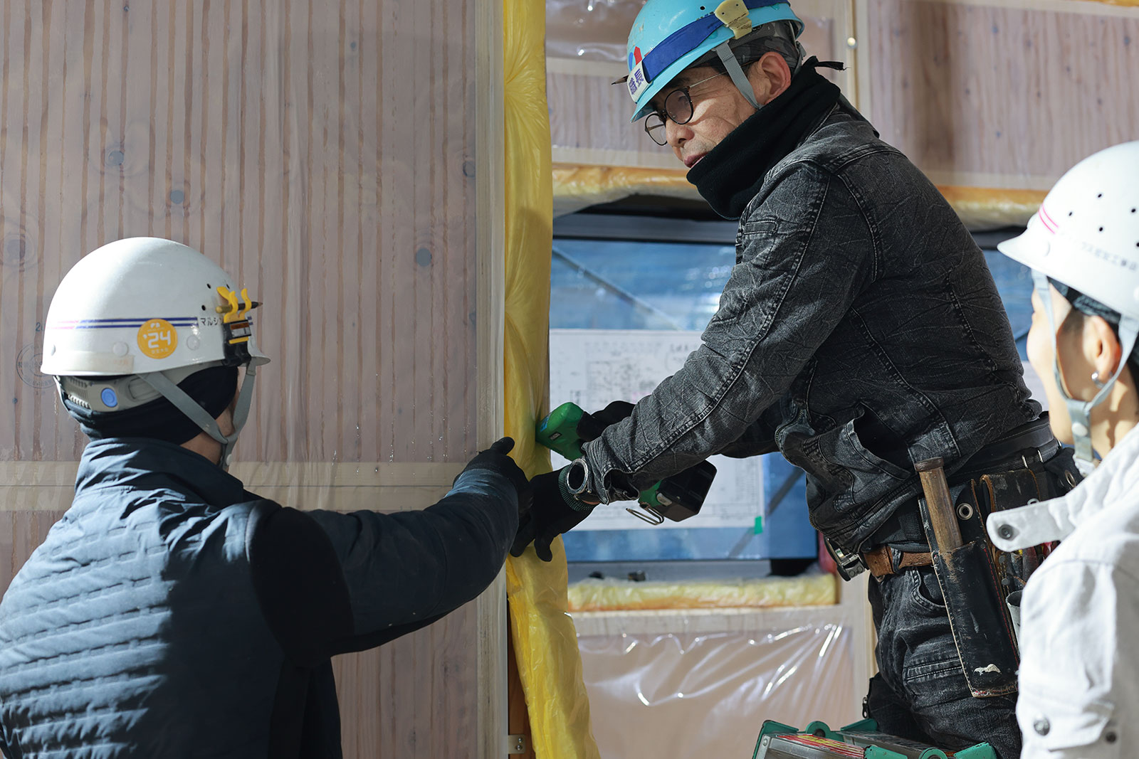 大工工事の作業風景